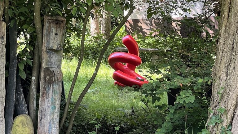 monami im Privatgarten https://galerie-incontro.de/